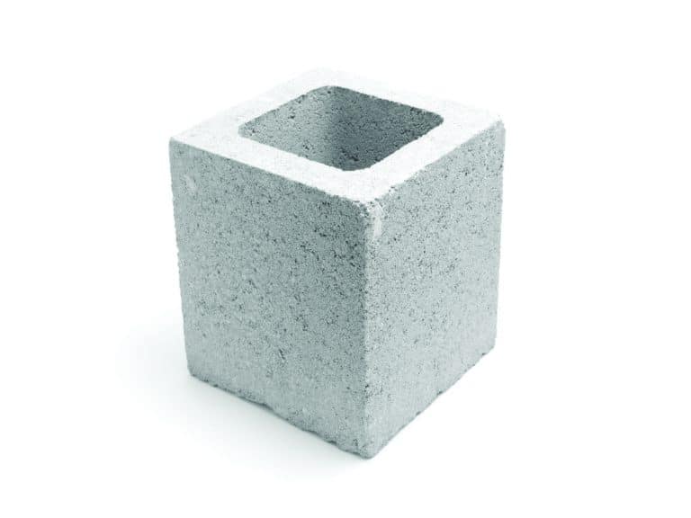 Meio-bloco-de-concreto-e-blocos-compensadores